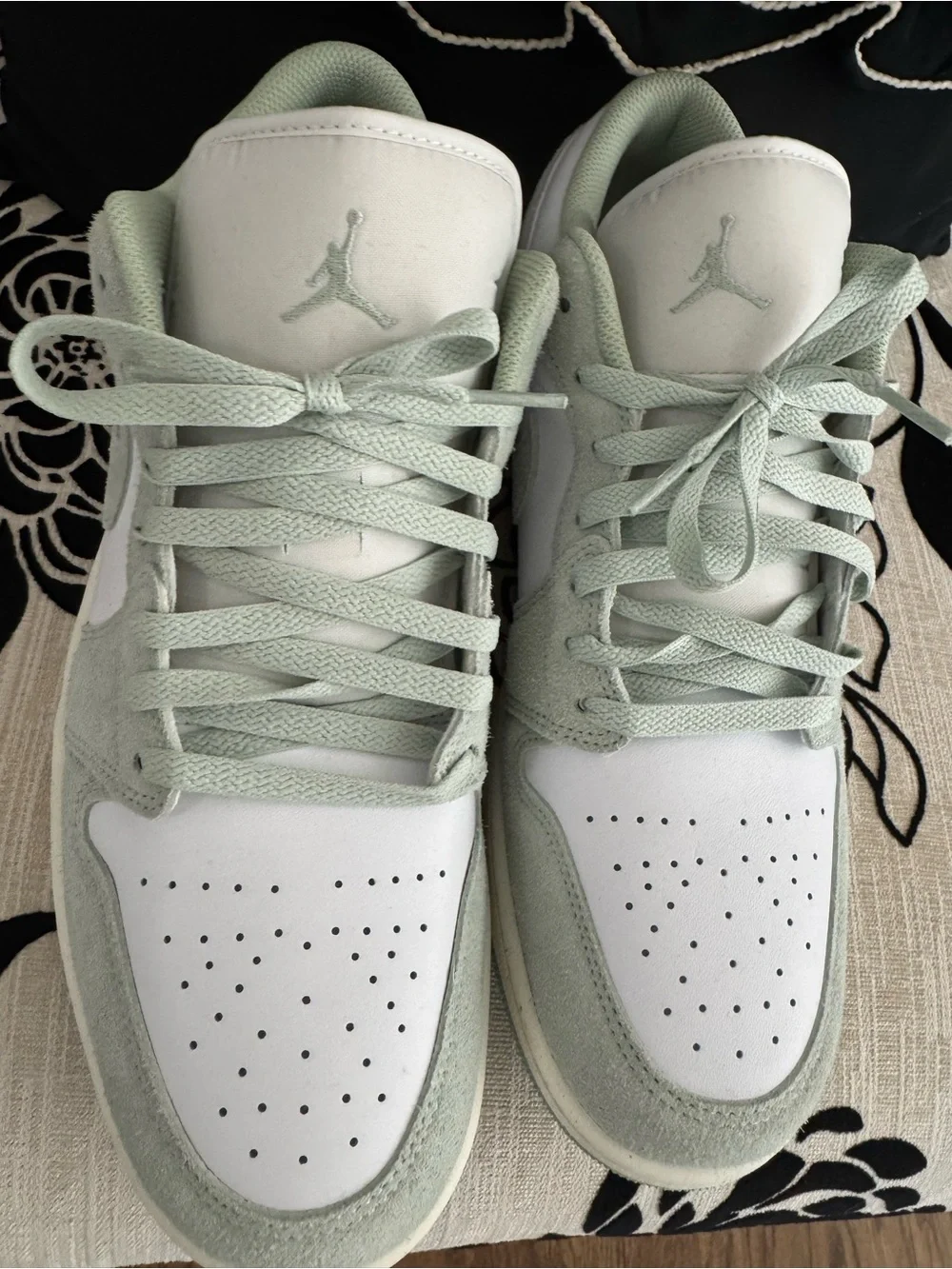 Jordan Men's Low-Top Athletic Shoes in White and Mint